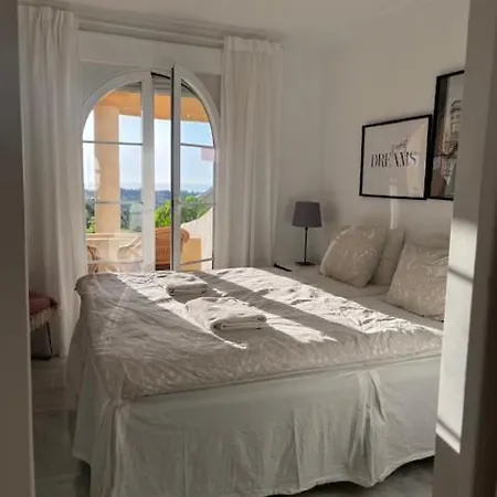 Walking Distance To Puerto Banus Sea View Apartment
